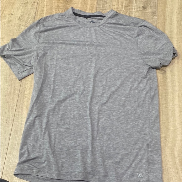 Men's Gray Athletic Shirt - Picture 1 of 2